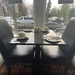 Autumn Leaves Πανσιόν