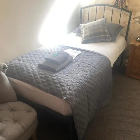 Guest house Autumn Leaves 3*