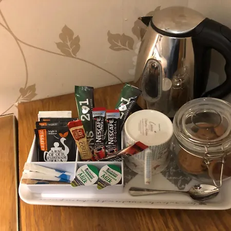 Guest house Autumn Leaves 3*