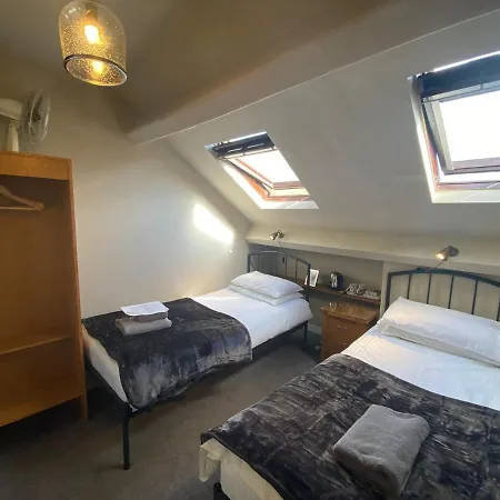 Guest house Autumn Leaves