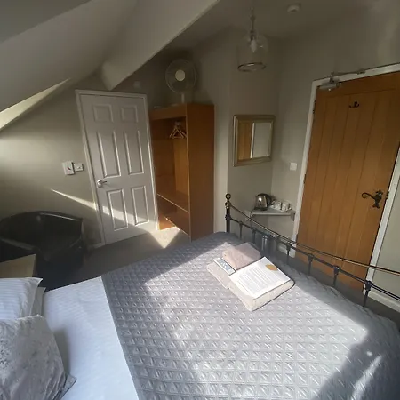 Autumn Leaves 3* Windermere