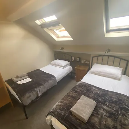 Autumn Leaves Guest house 3*