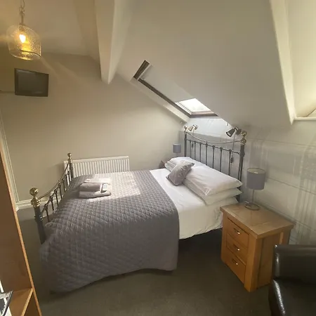 Guest house Autumn Leaves 3*