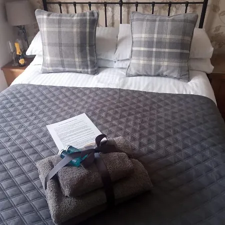 Πανσιόν Autumn Leaves