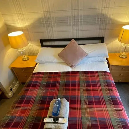 Πανσιόν Autumn Leaves