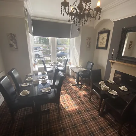 Autumn Leaves Πανσιόν