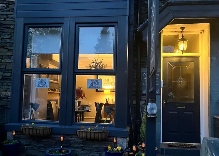 Autumn Leaves ويندرمير