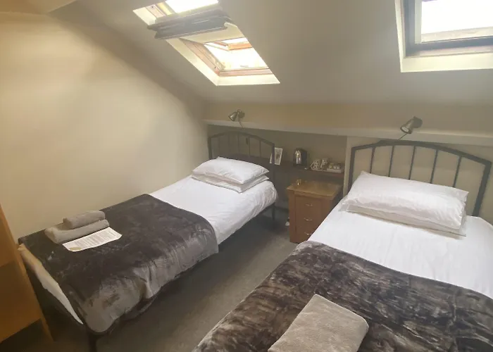 Autumn Leaves بيت ضيافة 3*