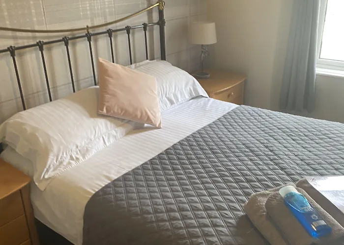 Autumn Leaves بيت ضيافة 3*